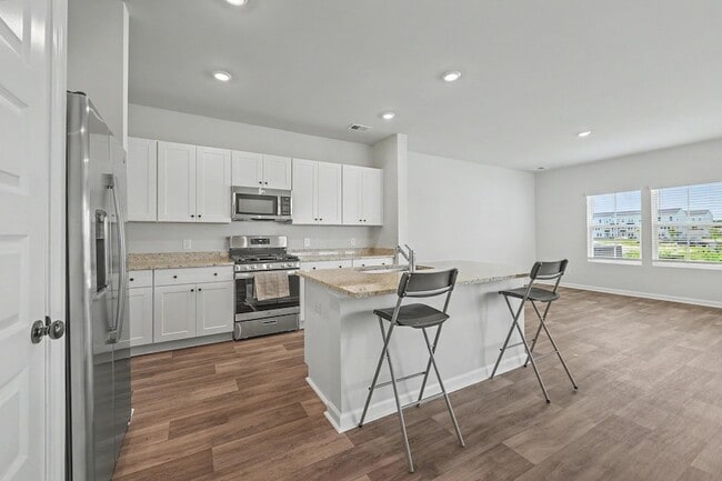 Building Photo - 762 Ridgley Dr
