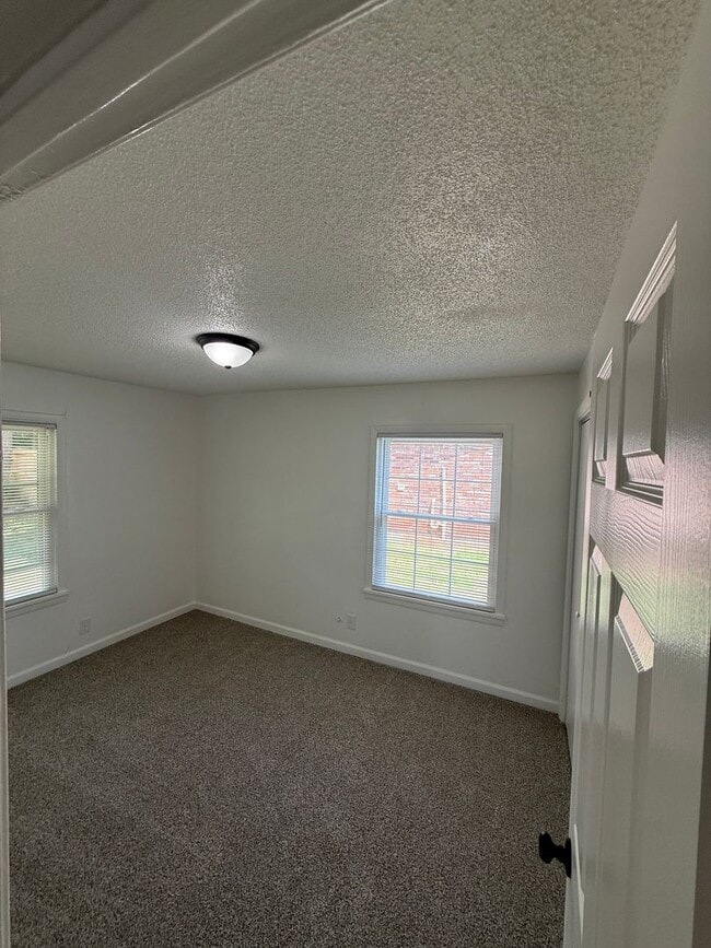 Building Photo - 322 W Whatley St