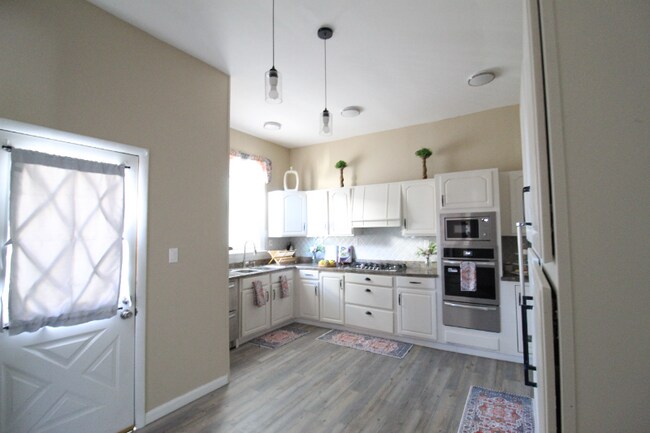 Foto del edificio - 800 Monroe Ave