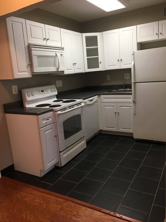 kitchen - 2059 Huntington Ave