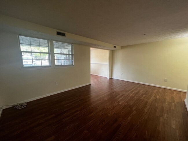 Foto del edificio - Amazing 2 BR/2 BA Condo in Elkridge!