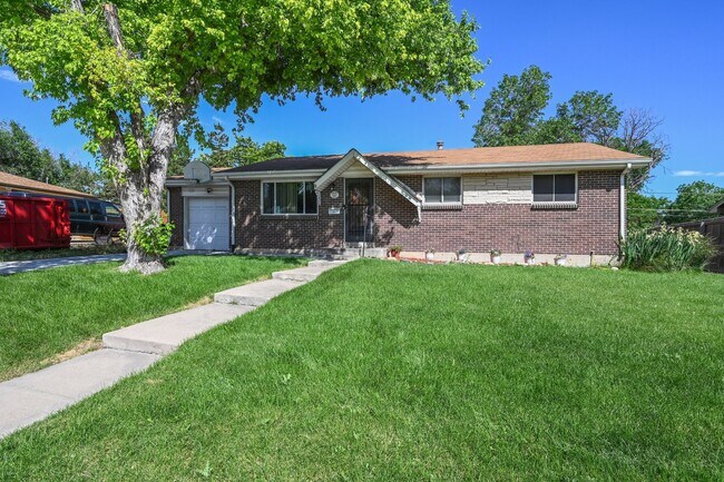 Building Photo - 8250 Chase Way