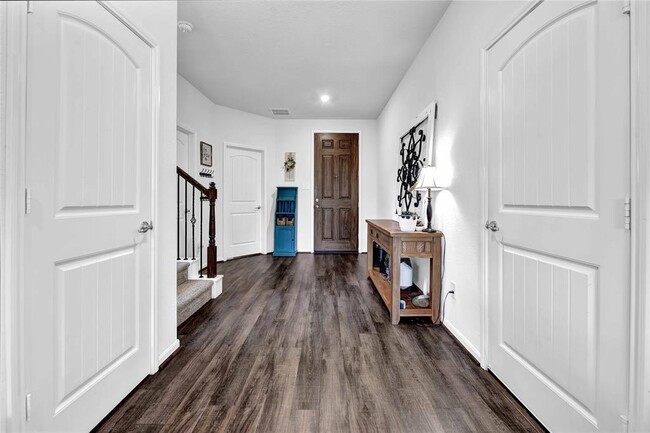 Building Photo - 5815 River Timber Trl