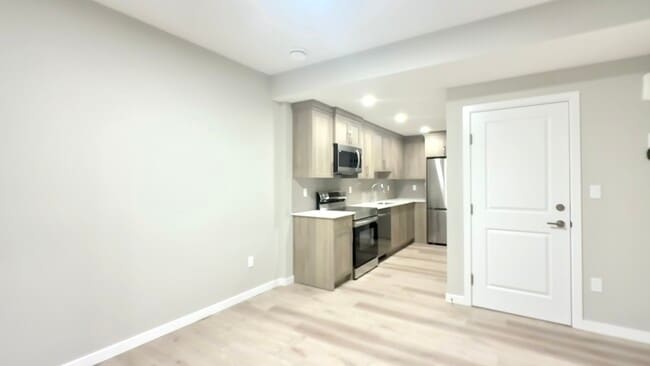 Building Photo - 482 Edgemont Dr NW