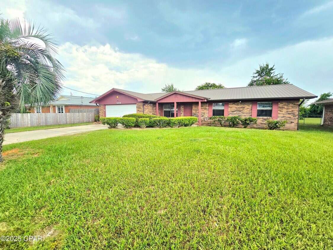 Foto principal - 5224 Park St