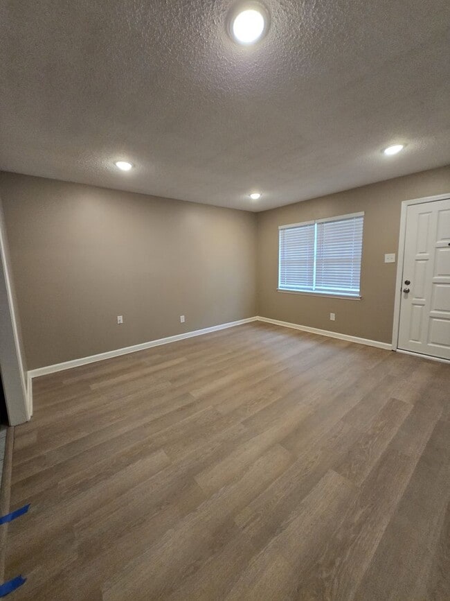 Photo - 4 Success is now offering this spacious 3 ... House