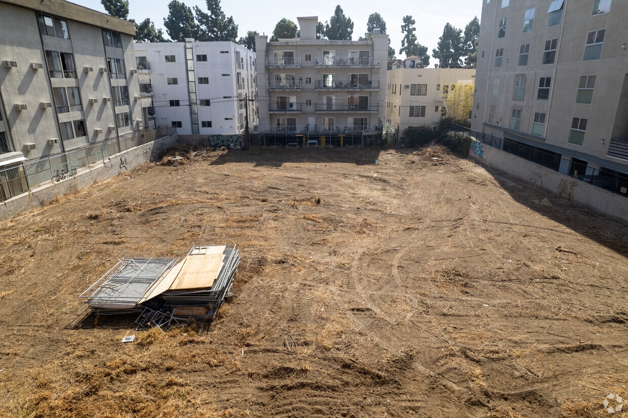 OCT 2022 - 7050 Hawthorn Ave