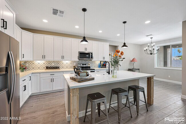 Building Photo - 2743 N Lema Dr