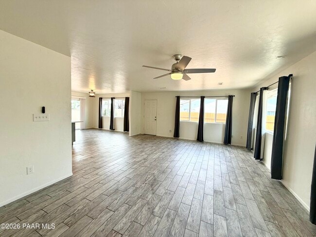 Foto del edificio - 4558 N Miner Rd