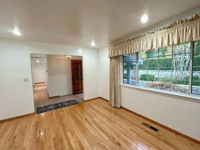 Foto del edificio - 1180 Sierra Vista Way