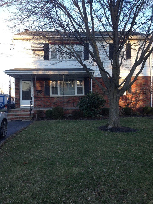 136 Valpeck Ave, Raritan, NJ 08869 House Rental in Raritan, NJ