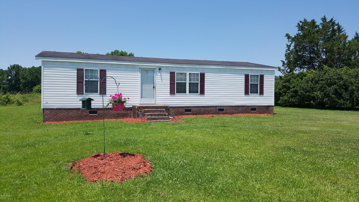 512 McLawhorn Ln, Vanceboro, NC 28586 House for Rent in Vanceboro, NC
