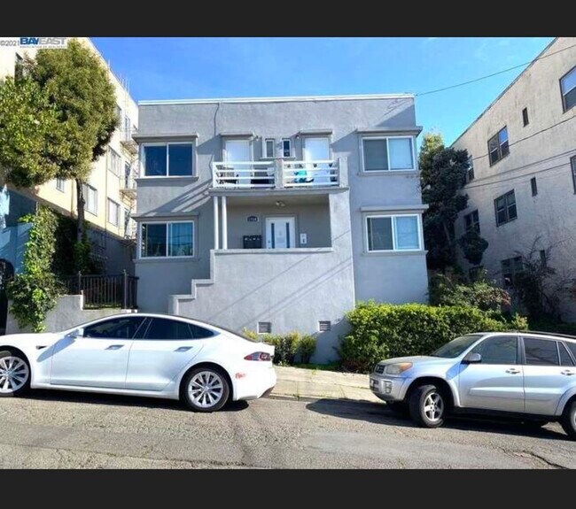 Front of Building - 1914 6th Ave