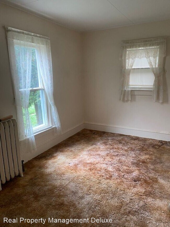 Building Photo - 2 br, 1 bath House - 508 5th St. NE