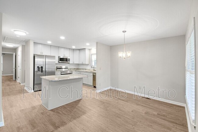 Building Photo - 1207 Harvard St