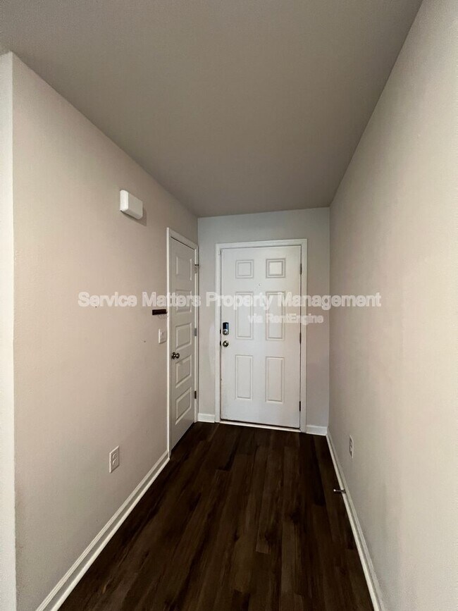 Building Photo - 5096 Gaineswood Dr