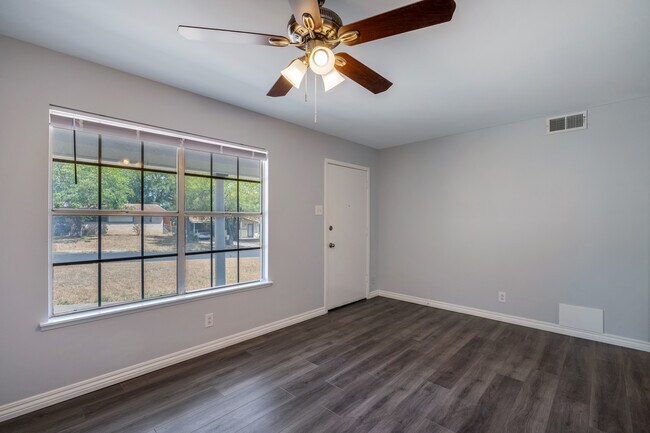 Building Photo - 3906 Viewsite Dr
