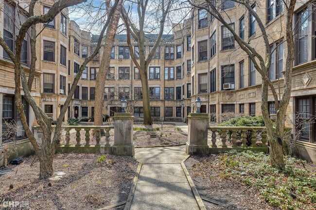 Foto del edificio - 1225 W Lunt Ave