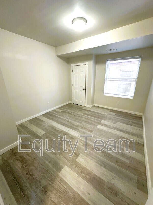 Foto del edificio - 6012 Prentice St