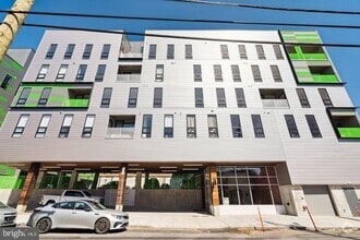 Building Photo - 1501 N 31st St