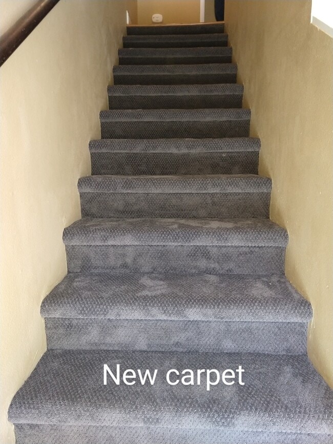 Building Photo - 2707 SE 50th Ave