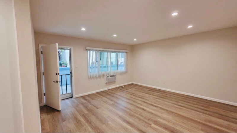 Foto principal - 138 N Belmont St