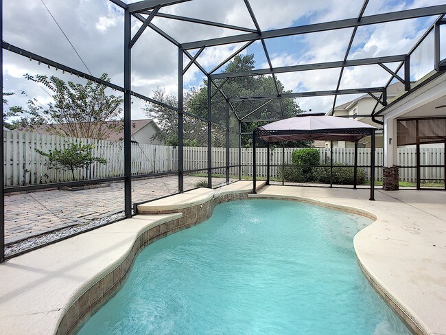 Building Photo - 12950 Entrada Dr