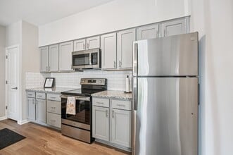 Building Photo - The Everett Gahanna