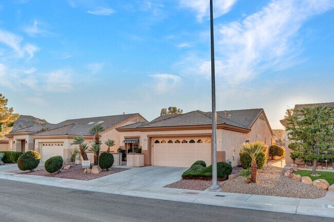 Foto del edificio - Beautiful Single-Story Home on the Golf Course in Sun City MacDonald Ranch (55+ Community)