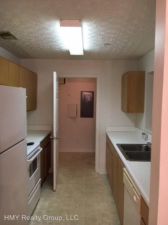 Building Photo - 3203 Fairington Village Dr