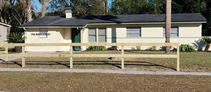 Foto principal - 1839 Hawaii Dr S
