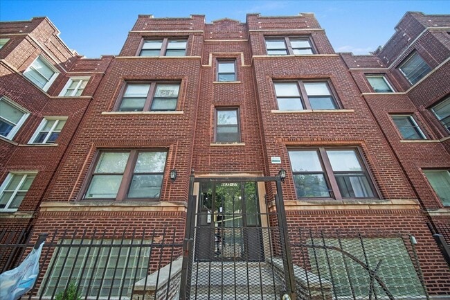 Building Photo - 6635 S Ellis Ave