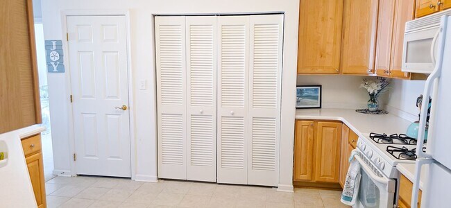 Foto del edificio - Stunning 2-Bed, 2-Bath Condo in Salisbury