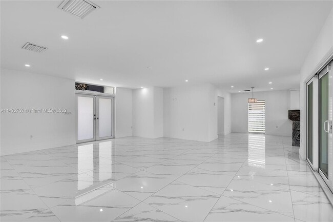 Foto del edificio - 6015 SW 112th Ct