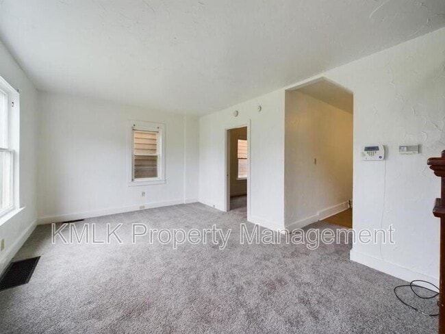 Building Photo - 529 Gage St