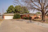 Foto principal - Rare find 5-bedroom 4-bathroom home near T...