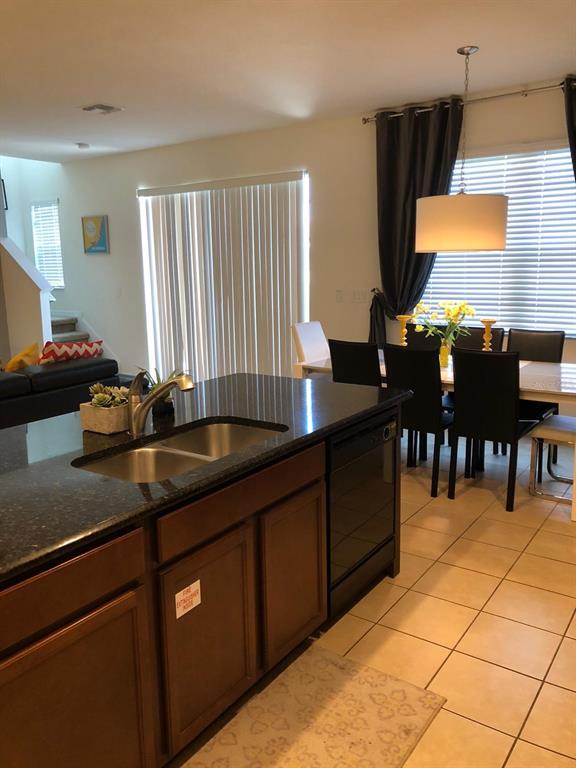 Foto del edificio - 921 Las Fuentes Dr