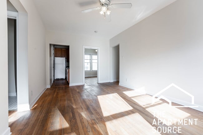 Photo - 3926 N Pine Grove Ave Apartment