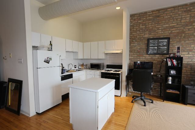 Building Photo - 3017 N Lincoln Ave