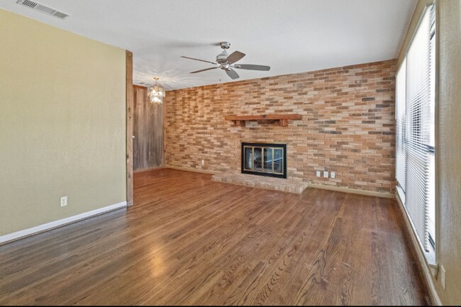 Foto del edificio - 10911 Visalia Dr