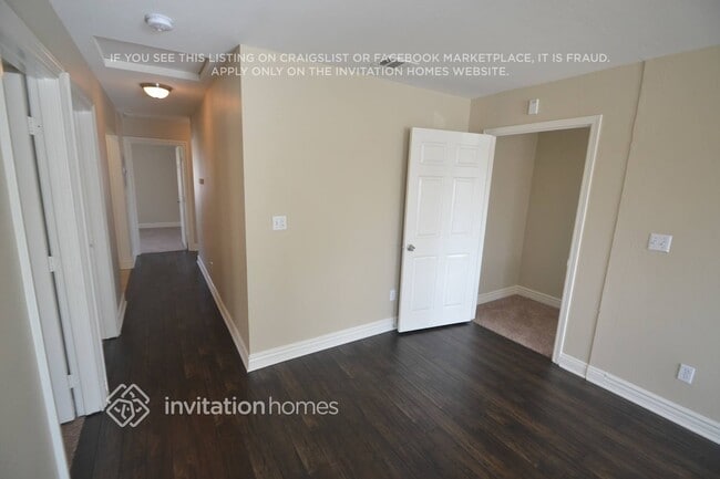 Building Photo - 1353 W 60th St