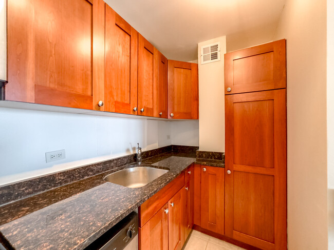 Building Photo - 4180 N Marine Dr