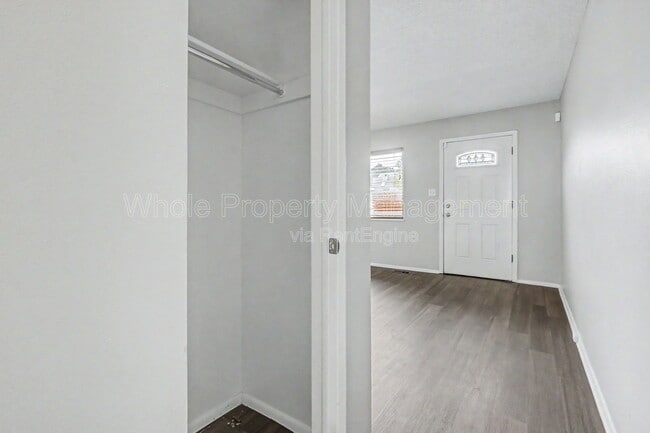 Building Photo - 8705 Santa Fe Dr