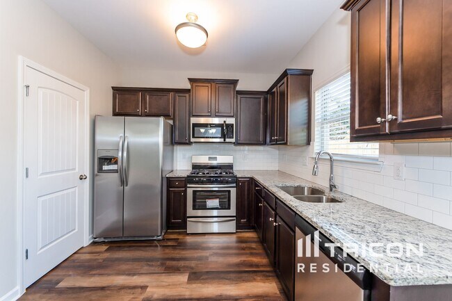 Building Photo - 317 Parkview Pl Dr
