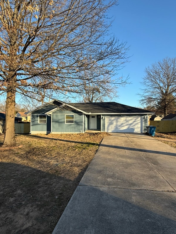 Building Photo - 4351 W Weaver Rd