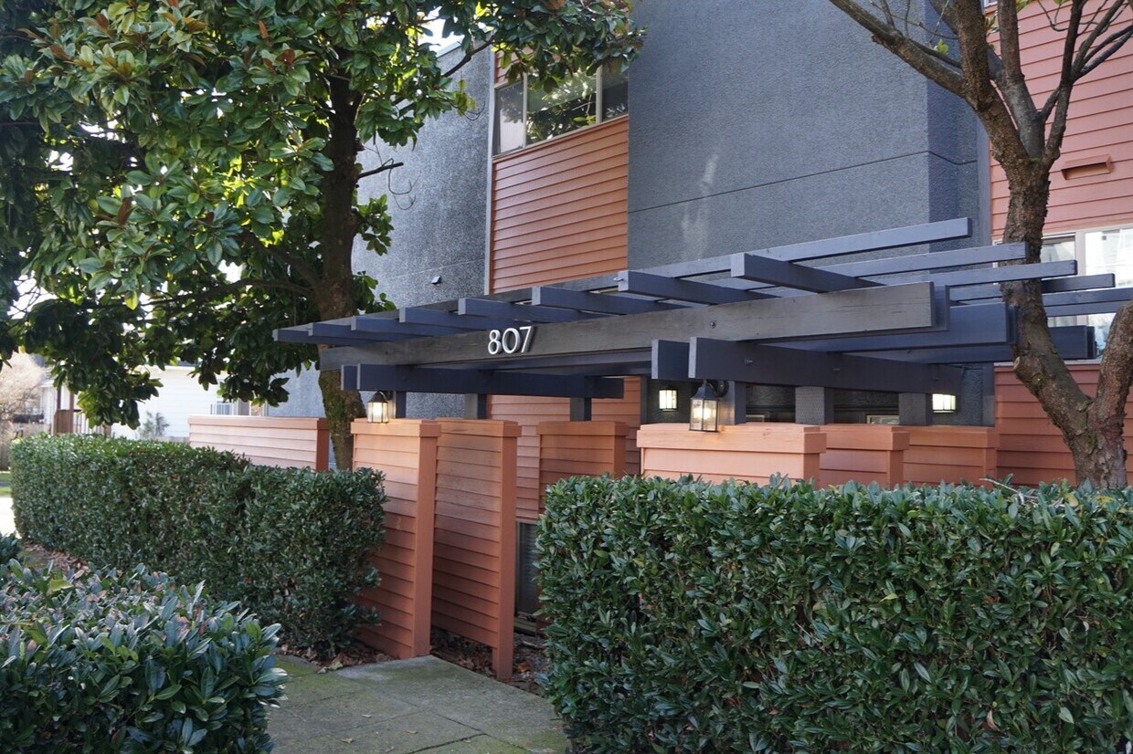 Foto principal - Carmel Apartments