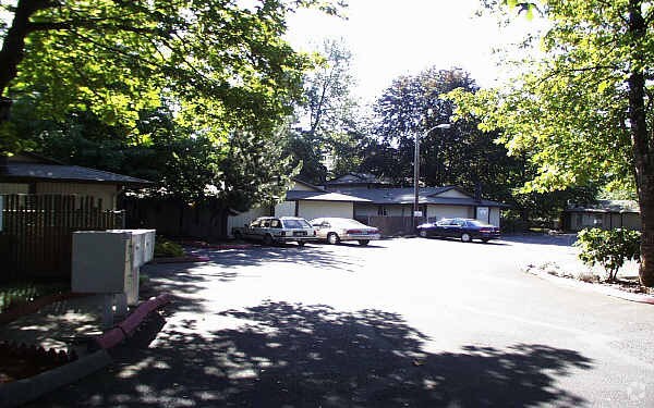 Building Photo - Glenview Woods Apartments