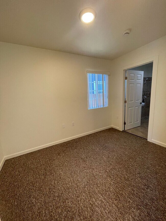 Foto del edificio - 3050 122-124 Allen Street