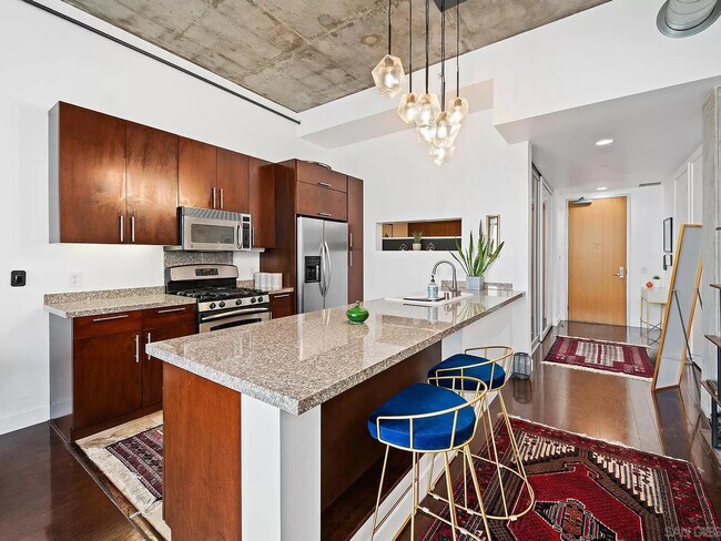 Building Photo - 1025 Island Ave