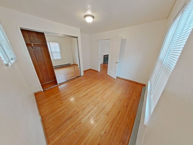 Foto del edificio - 3 Bedroom Campus House
